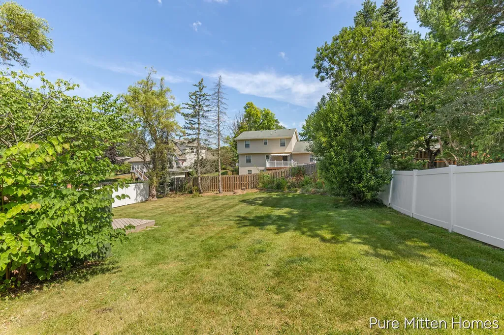 2047 Wolfboro Drive SE Kentwood City MI 49508
