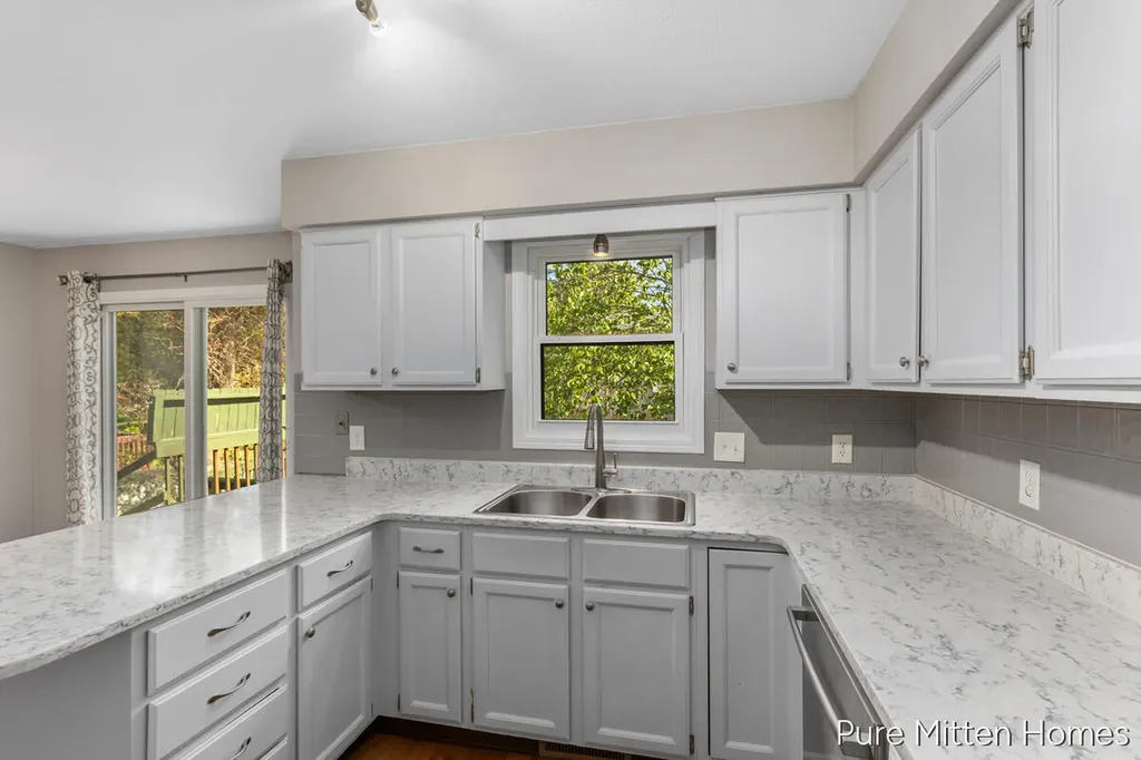 2047 Wolfboro Drive SE Kentwood City MI 49508