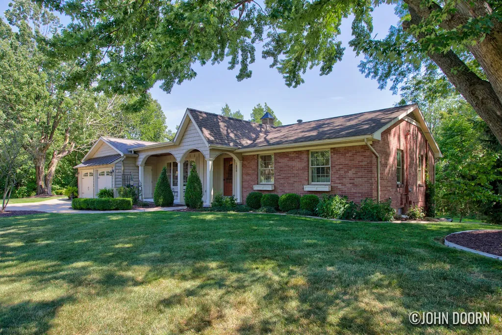 626 Spaulding Avenue SE Ada Township MI 49301