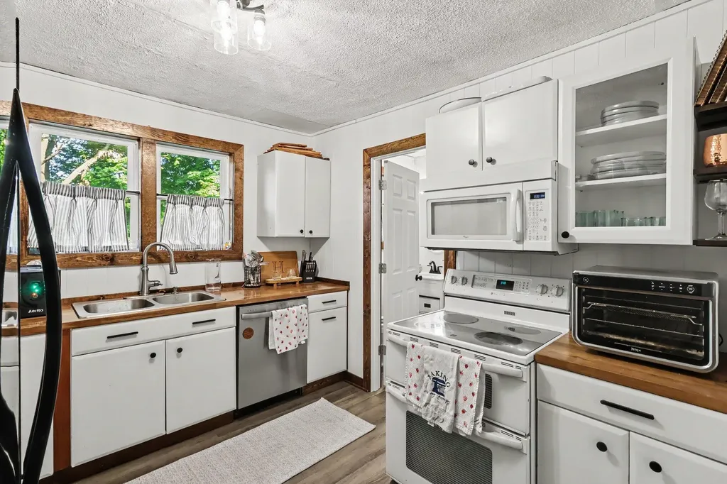 2294 Nashville Road Hastings Charter Township MI 49058