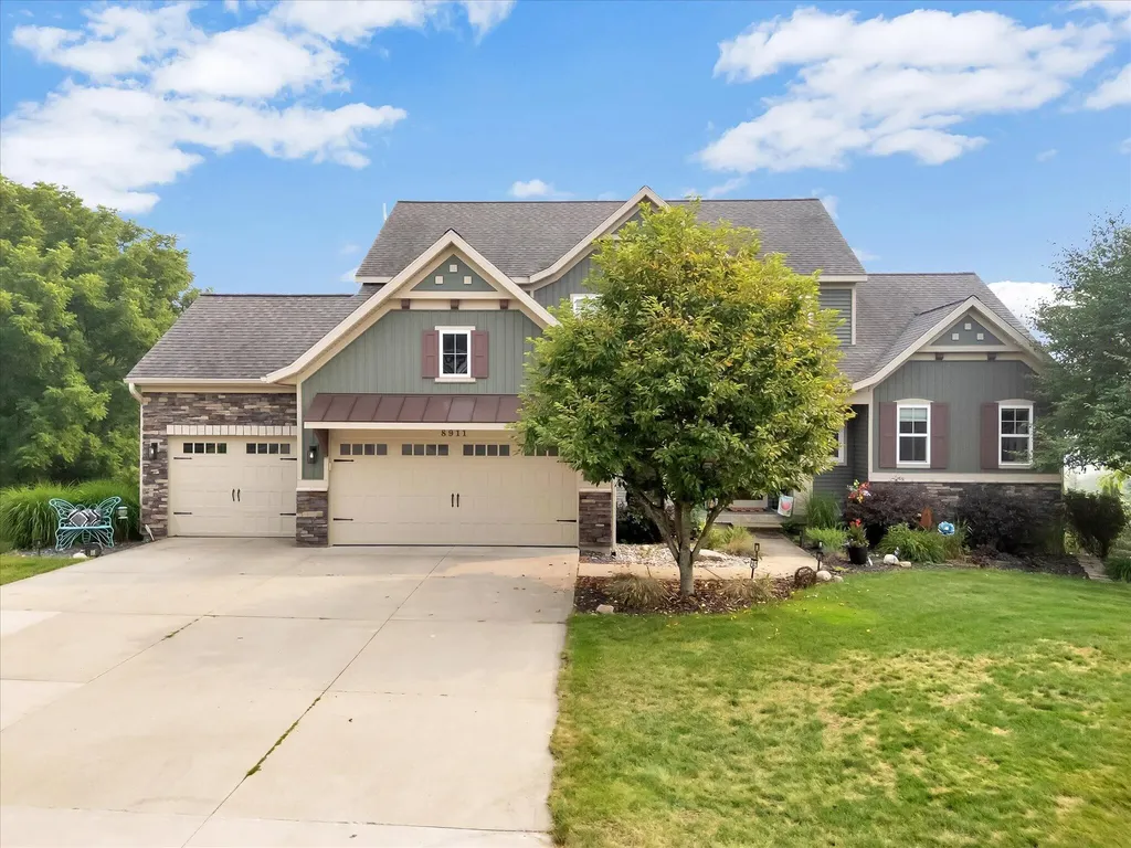 8911 Hopewell Drive NE Algoma Township MI 49341