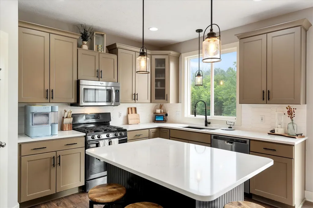 8911 Hopewell Drive NE Algoma Township MI 49341