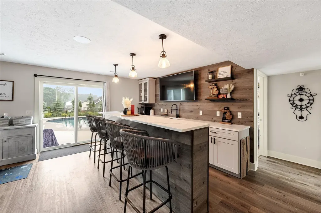 8911 Hopewell Drive NE Algoma Township MI 49341