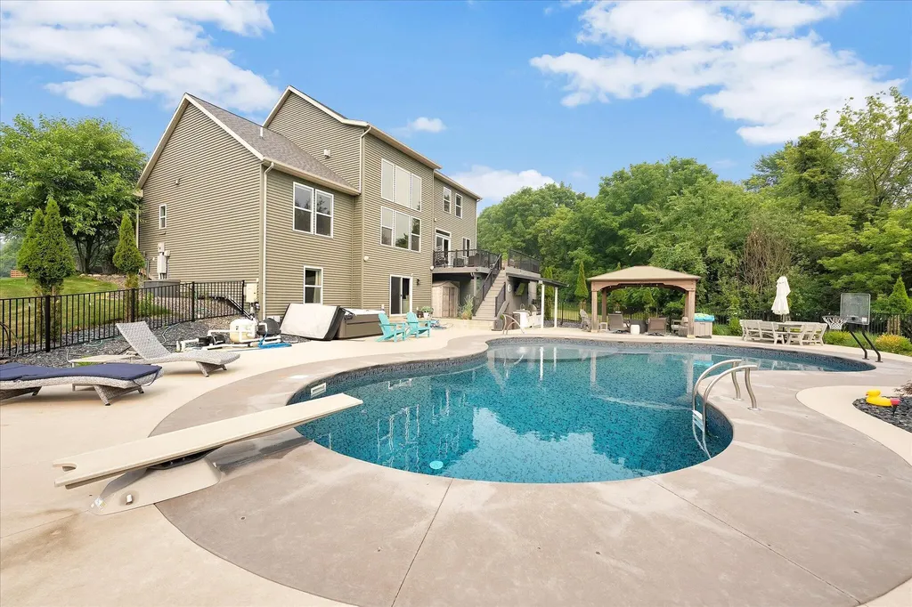 8911 Hopewell Drive NE Algoma Township MI 49341