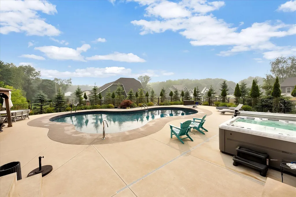 8911 Hopewell Drive NE Algoma Township MI 49341