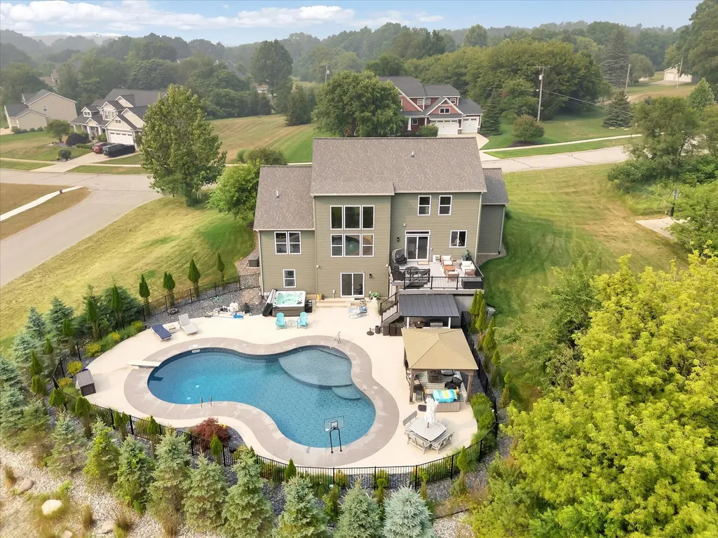 8911 Hopewell Drive NE Algoma Township MI 49341