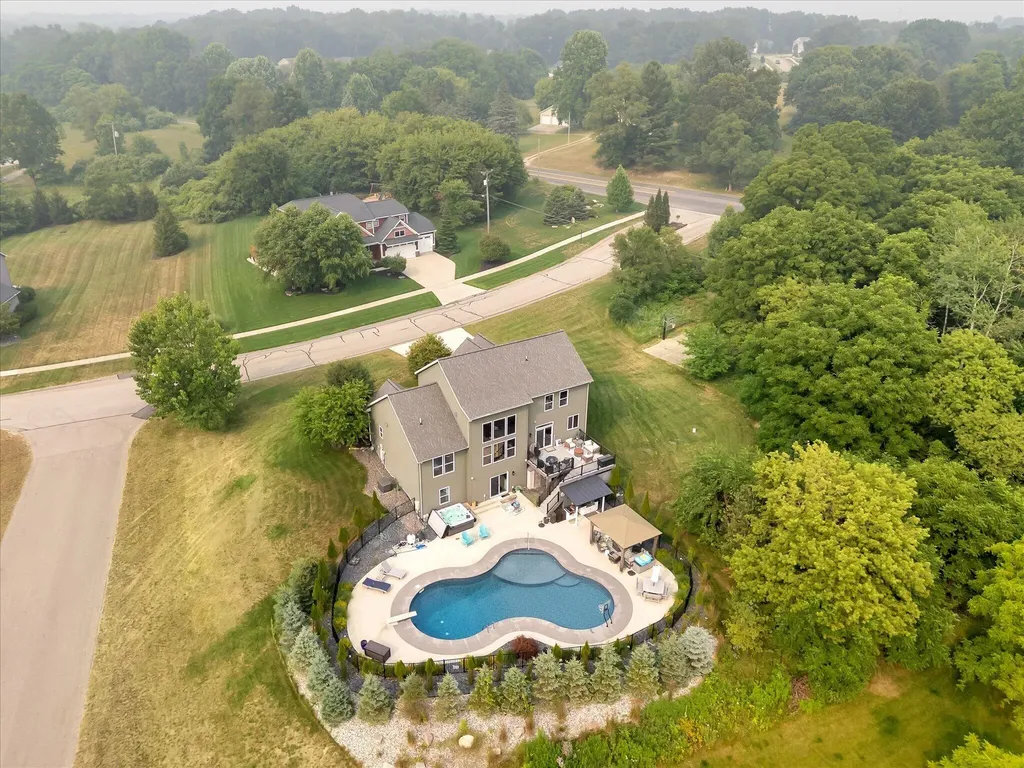 8911 Hopewell Drive NE Algoma Township MI 49341