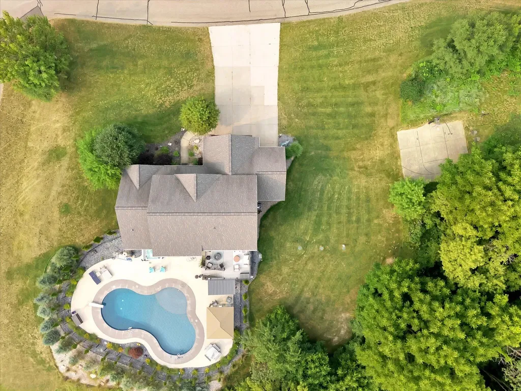 8911 Hopewell Drive NE Algoma Township MI 49341