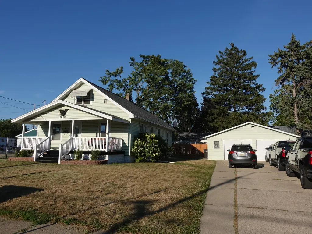 1620 Burlingame Avenue SW Wyoming City MI 49509