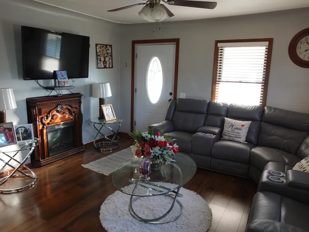 1620 Burlingame Avenue SW Wyoming City MI 49509