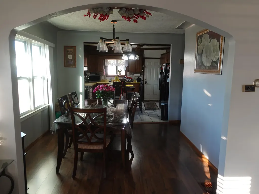 1620 Burlingame Avenue SW Wyoming City MI 49509