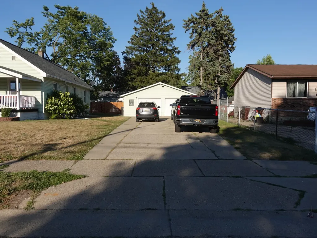 1620 Burlingame Avenue SW Wyoming City MI 49509