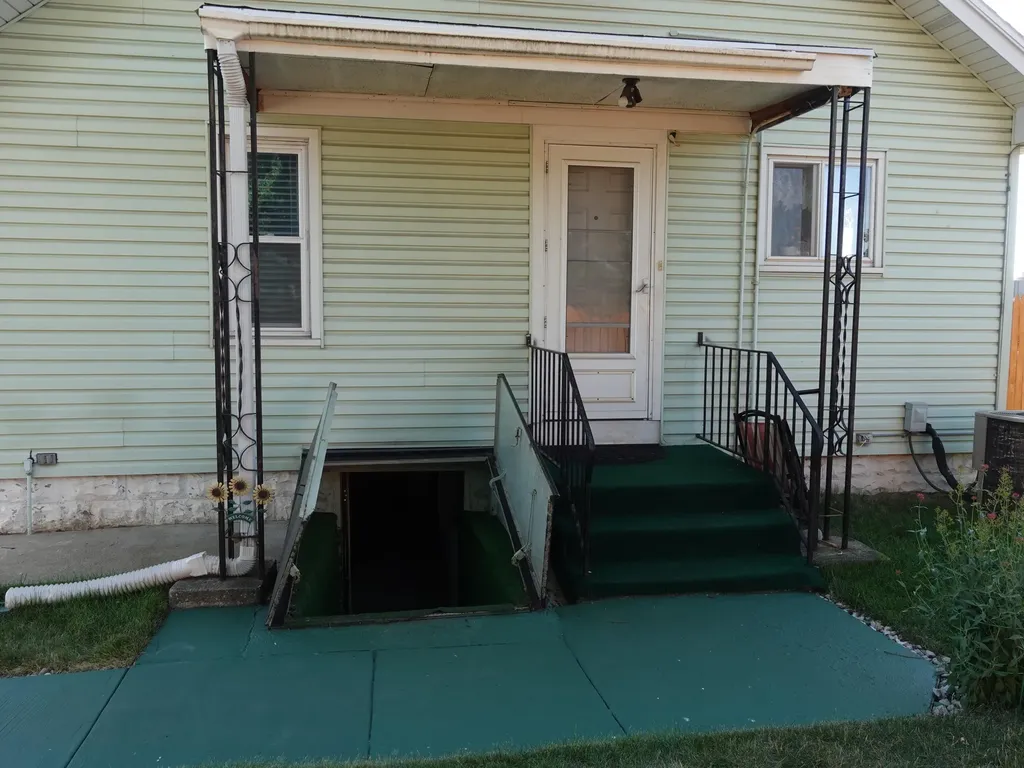 1620 Burlingame Avenue SW Wyoming City MI 49509