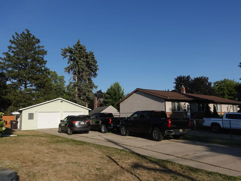 1620 Burlingame Avenue SW Wyoming City MI 49509