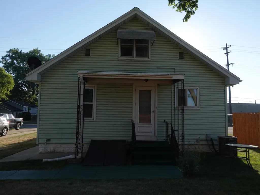1620 Burlingame Avenue SW Wyoming City MI 49509