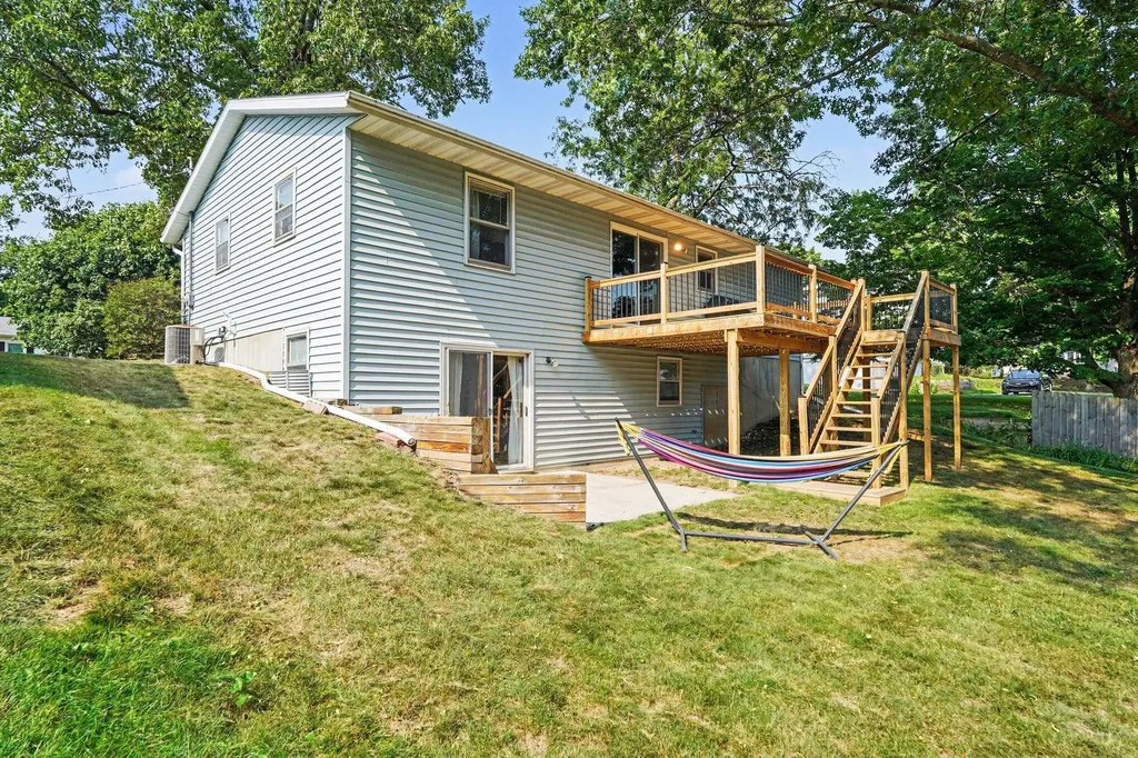 1726 6th Street NW Grand Rapids City MI 49504