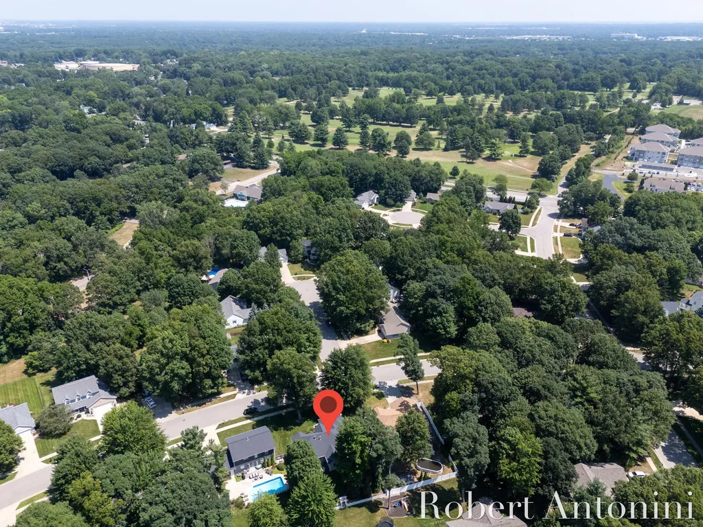 2516 Golfbury Drive SW Wyoming City MI 49519