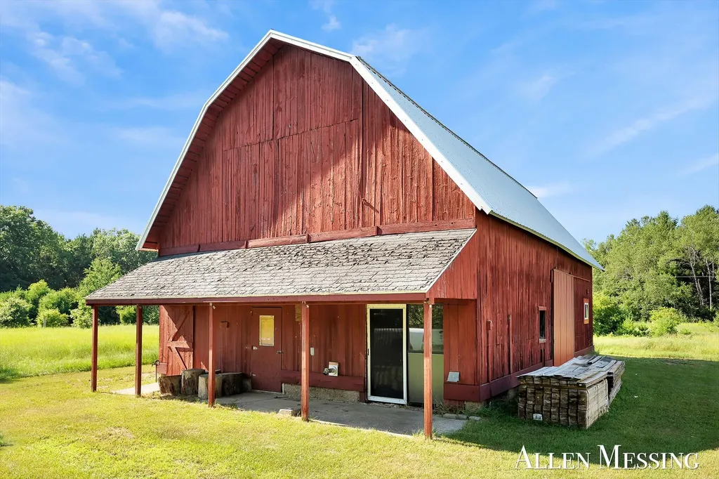 769 S Pine Avenue Everett Township MI 49349