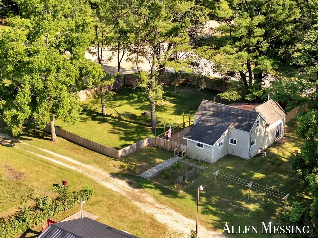 769 S Pine Avenue Everett Township MI 49349