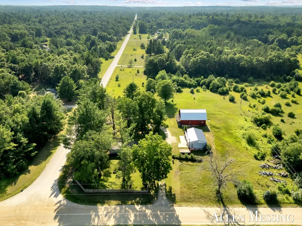 769 S Pine Avenue Everett Township MI 49349