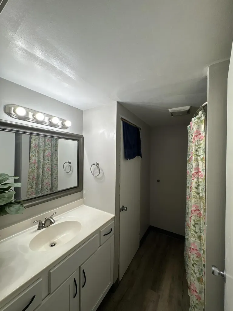 1521 Woodhill Court SW Wyoming City MI 49509