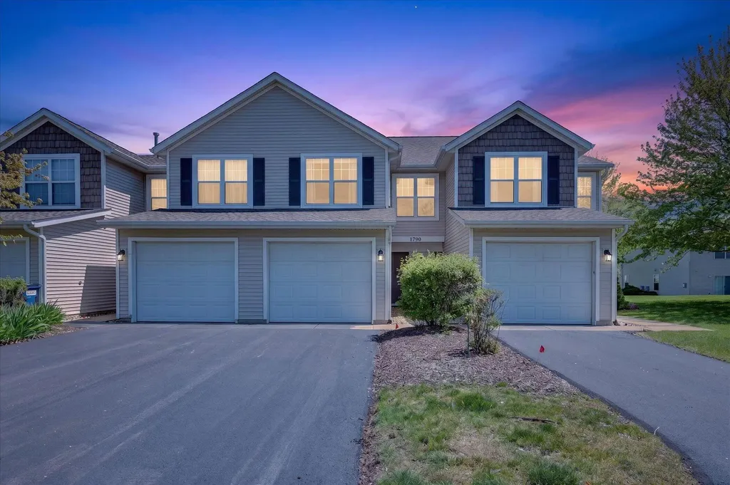 1790 Grand Court NE Grand Rapids Charter Township MI 49525