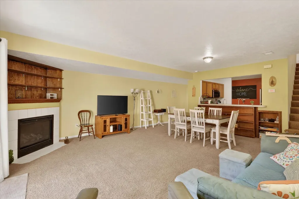 1790 Grand Court NE Grand Rapids Charter Township MI 49525