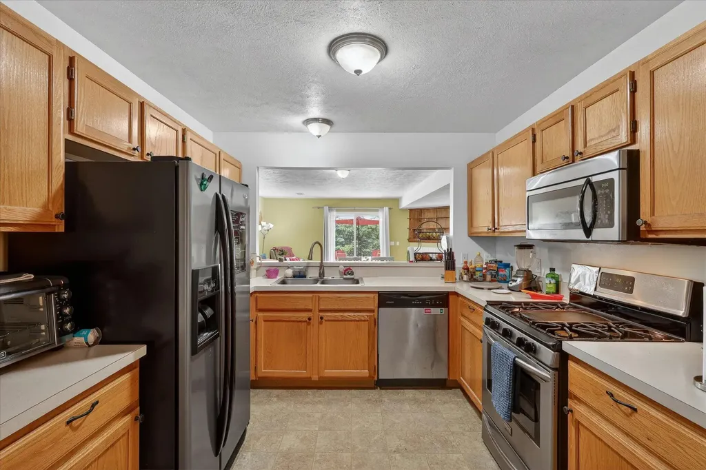 1790 Grand Court NE Grand Rapids Charter Township MI 49525