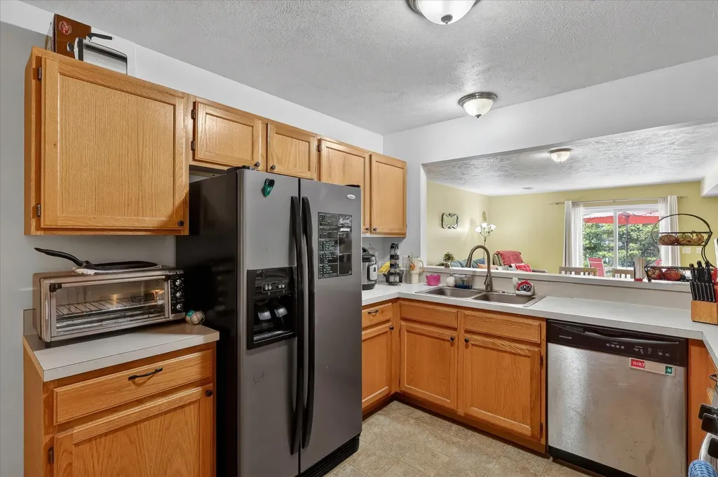 1790 Grand Court NE Grand Rapids Charter Township MI 49525