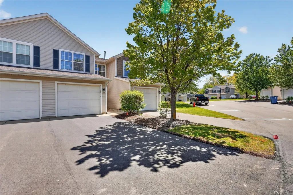 1790 Grand Court NE Grand Rapids Charter Township MI 49525
