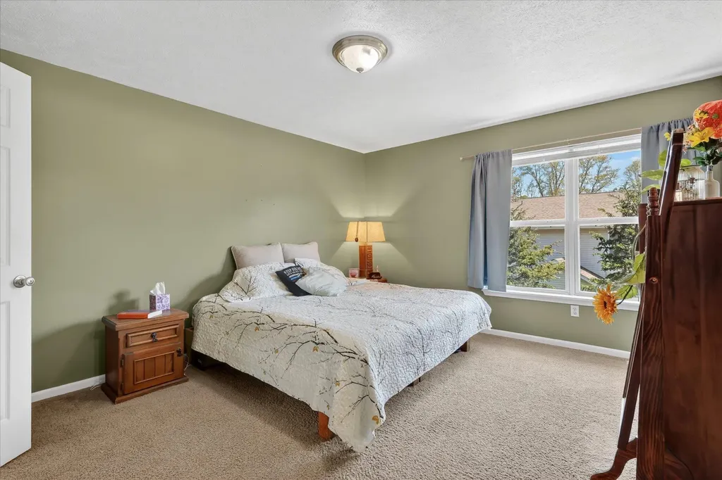 1790 Grand Court NE Grand Rapids Charter Township MI 49525