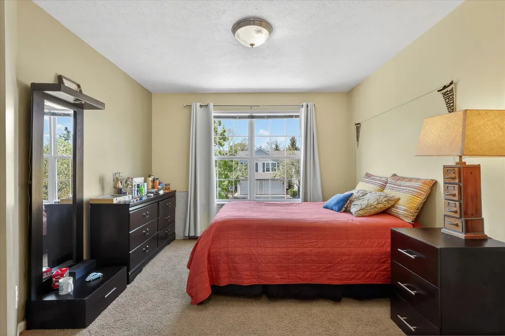 1790 Grand Court NE Grand Rapids Charter Township MI 49525