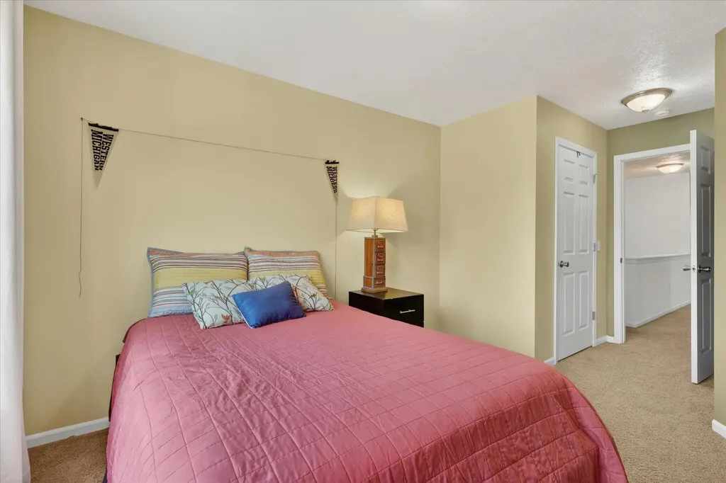 1790 Grand Court NE Grand Rapids Charter Township MI 49525
