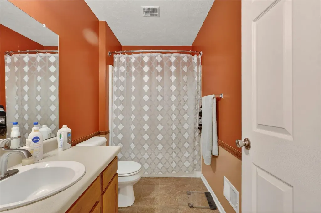 1790 Grand Court NE Grand Rapids Charter Township MI 49525