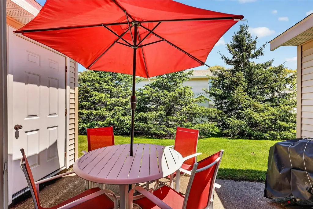 1790 Grand Court NE Grand Rapids Charter Township MI 49525