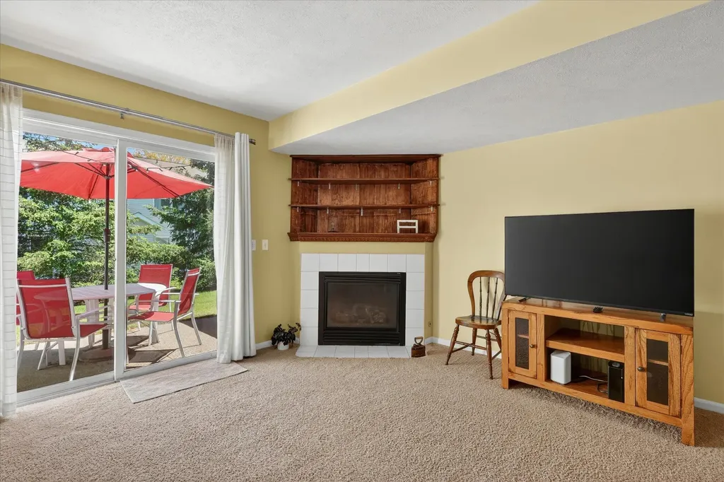 1790 Grand Court NE Grand Rapids Charter Township MI 49525