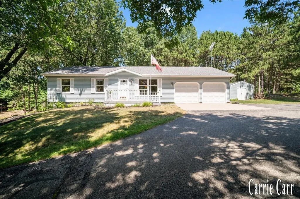 8670 Wolven Avenue NE Plainfield Charter Township MI 49341