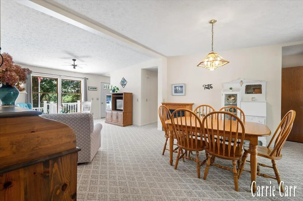 8670 Wolven Avenue NE Plainfield Charter Township MI 49341