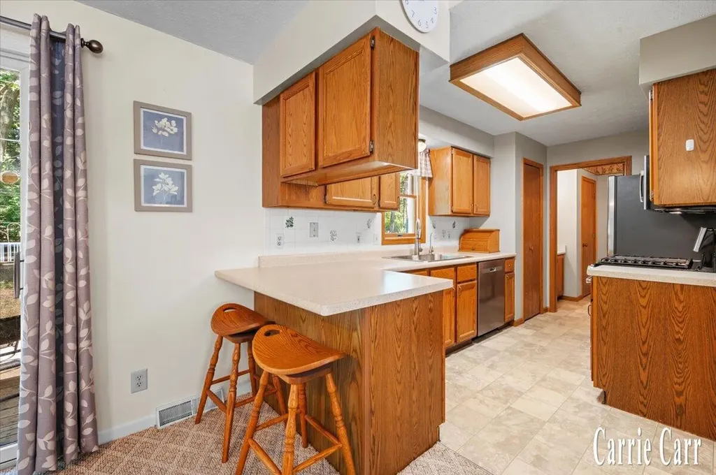 8670 Wolven Avenue NE Plainfield Charter Township MI 49341