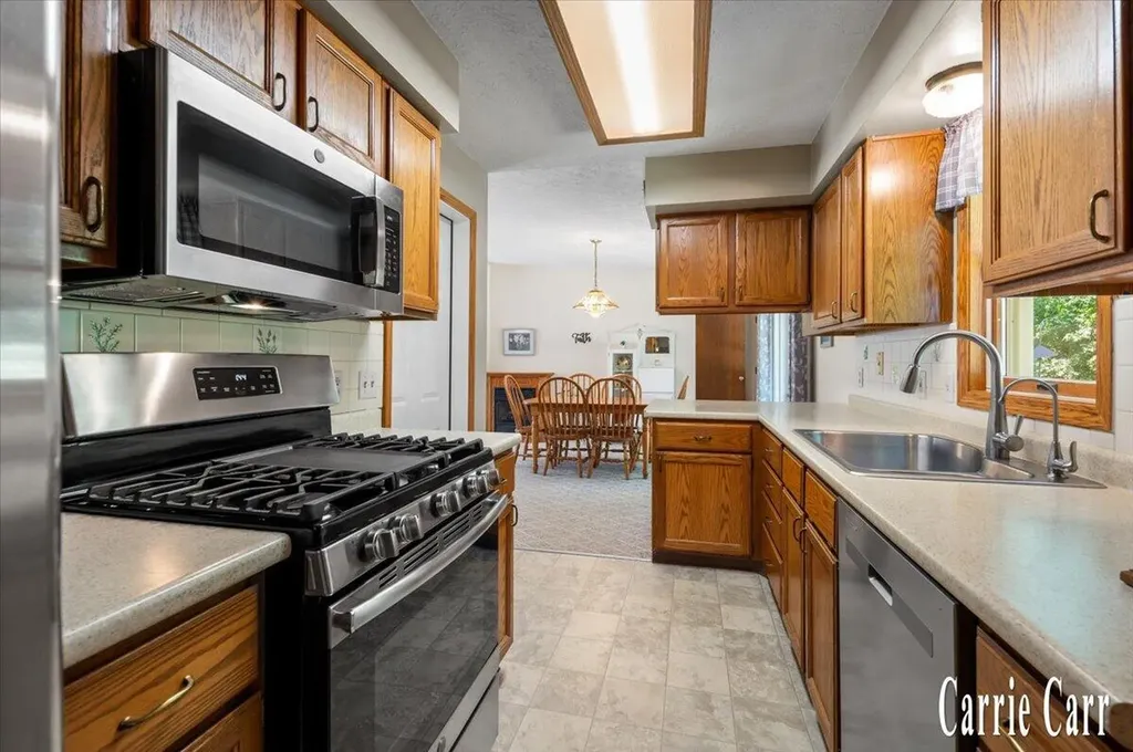 8670 Wolven Avenue NE Plainfield Charter Township MI 49341