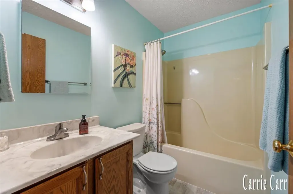 8670 Wolven Avenue NE Plainfield Charter Township MI 49341