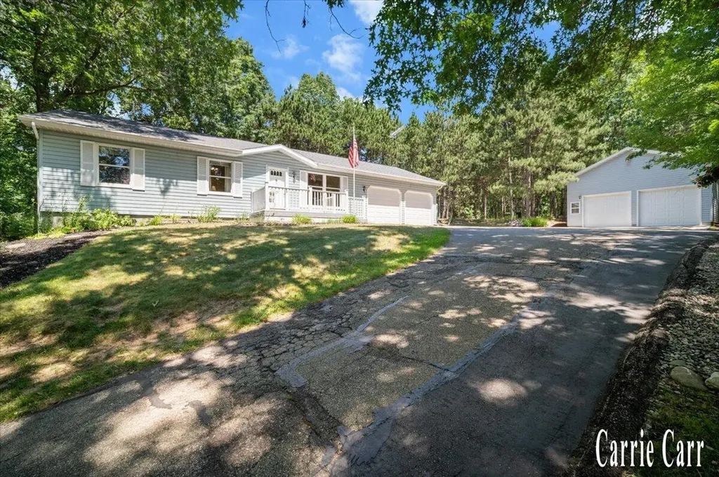 8670 Wolven Avenue NE Plainfield Charter Township MI 49341