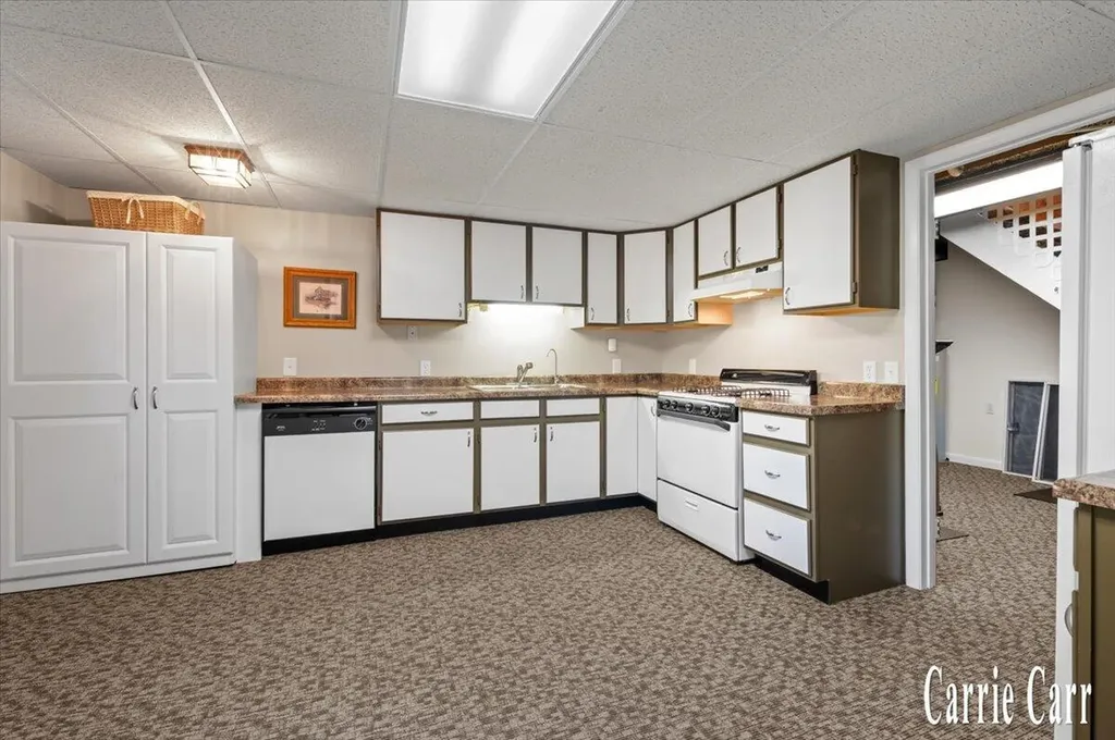 8670 Wolven Avenue NE Plainfield Charter Township MI 49341