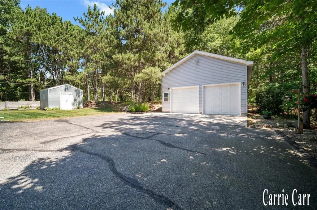 8670 Wolven Avenue NE Plainfield Charter Township MI 49341