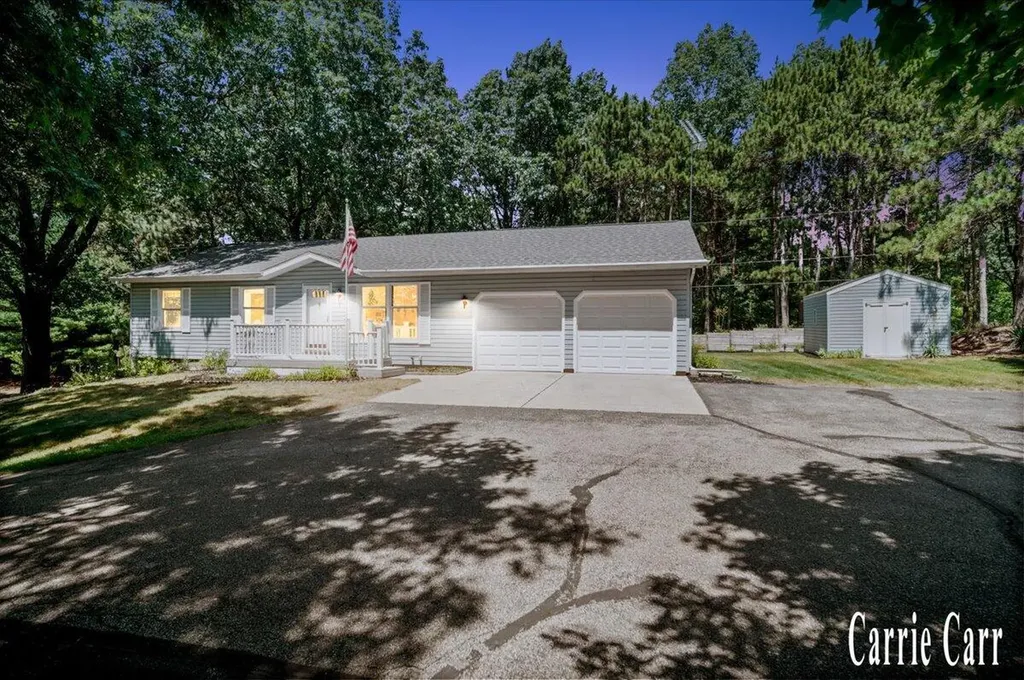 8670 Wolven Avenue NE Plainfield Charter Township MI 49341