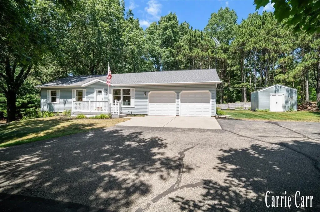 8670 Wolven Avenue NE Plainfield Charter Township MI 49341