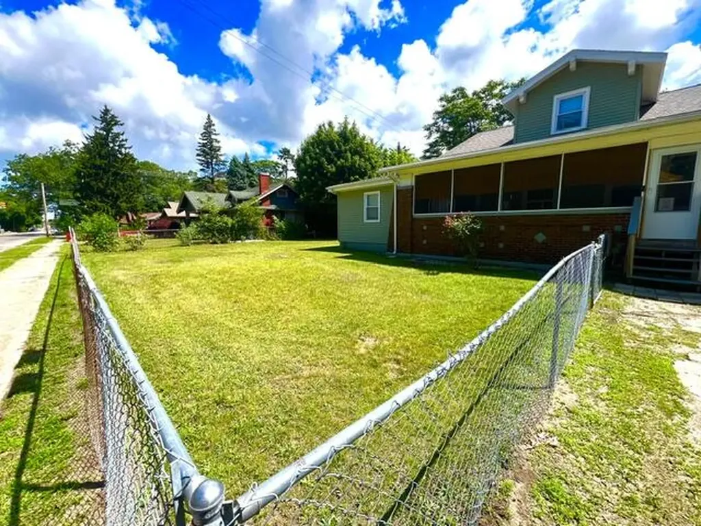 2216 Peck Street Muskegon Heights City MI 49444
