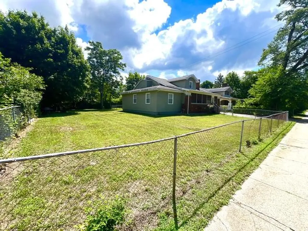 2216 Peck Street Muskegon Heights City MI 49444