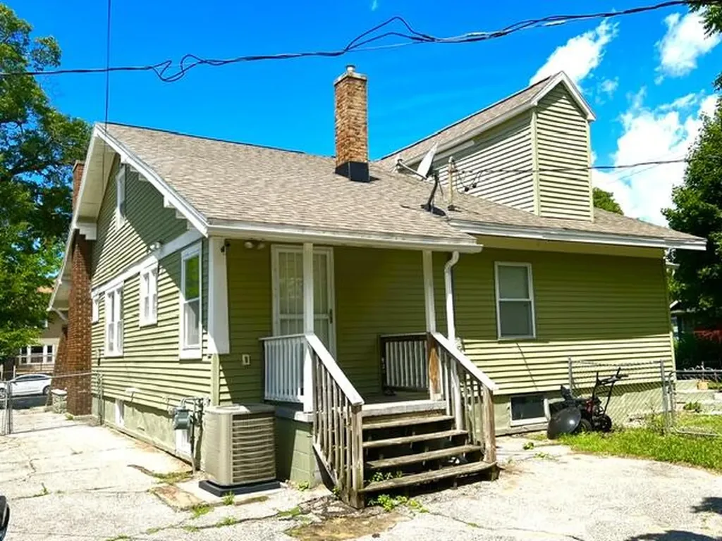 2216 Peck Street Muskegon Heights City MI 49444