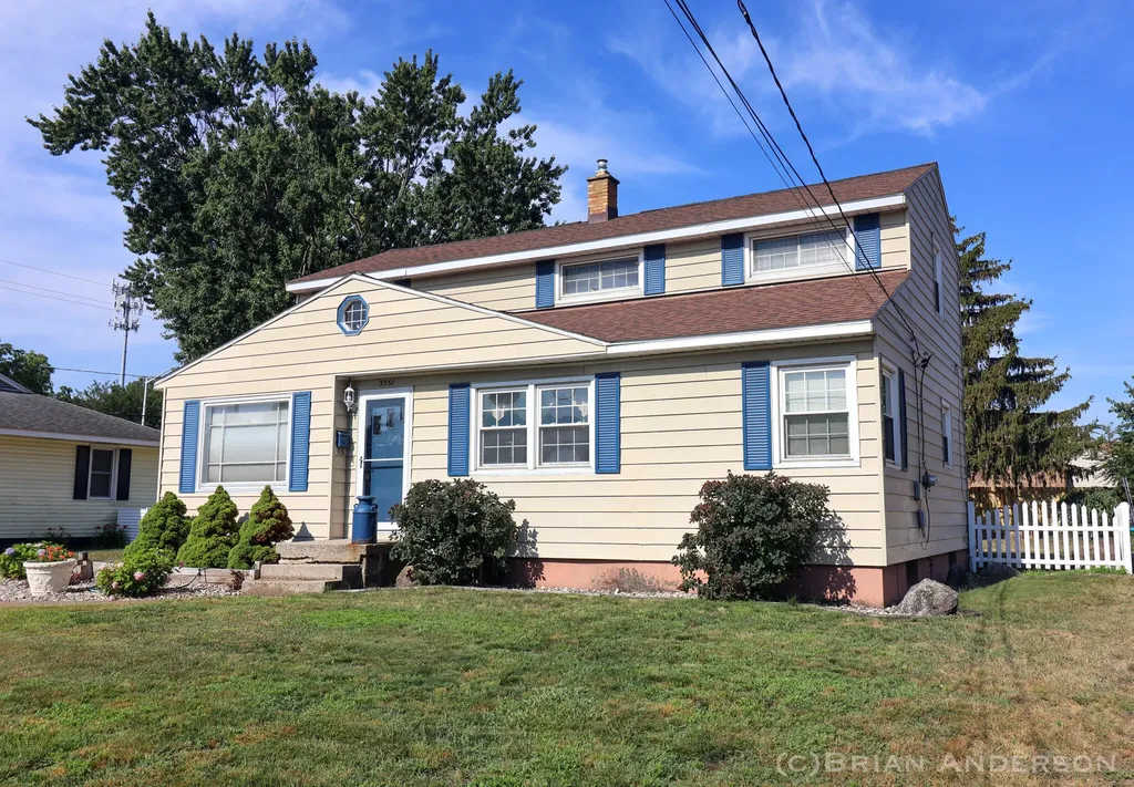 3551 Parkland Avenue SW Wyoming City MI 49509